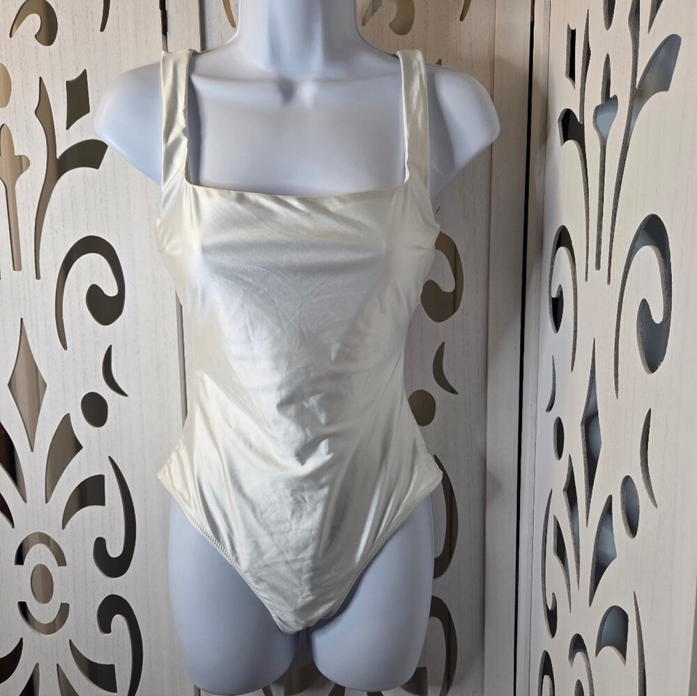 Berlook White Cutout One Piece Swimsuit S NWR Square Neck Open Back Monokini